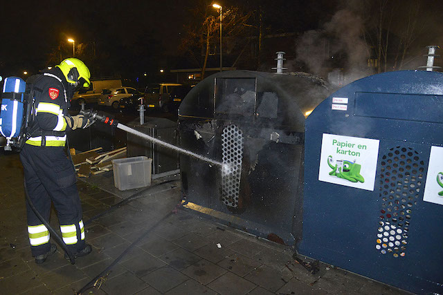 2018/268/20181231-22u35 GB 004 Zuiderakerweg containerbrand.jpg